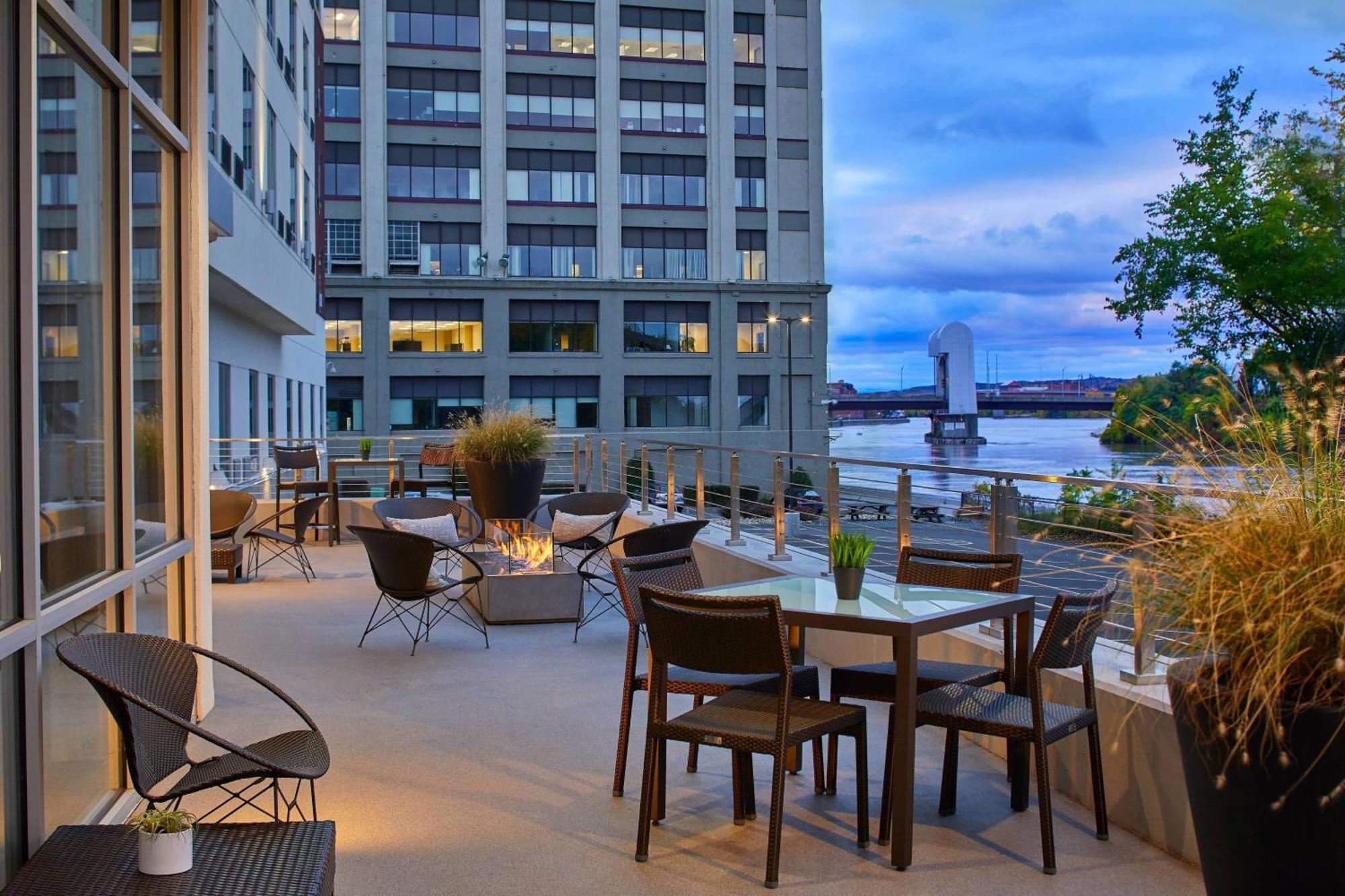 Courtyard By Marriott Albany Troy/waterfront Hotel